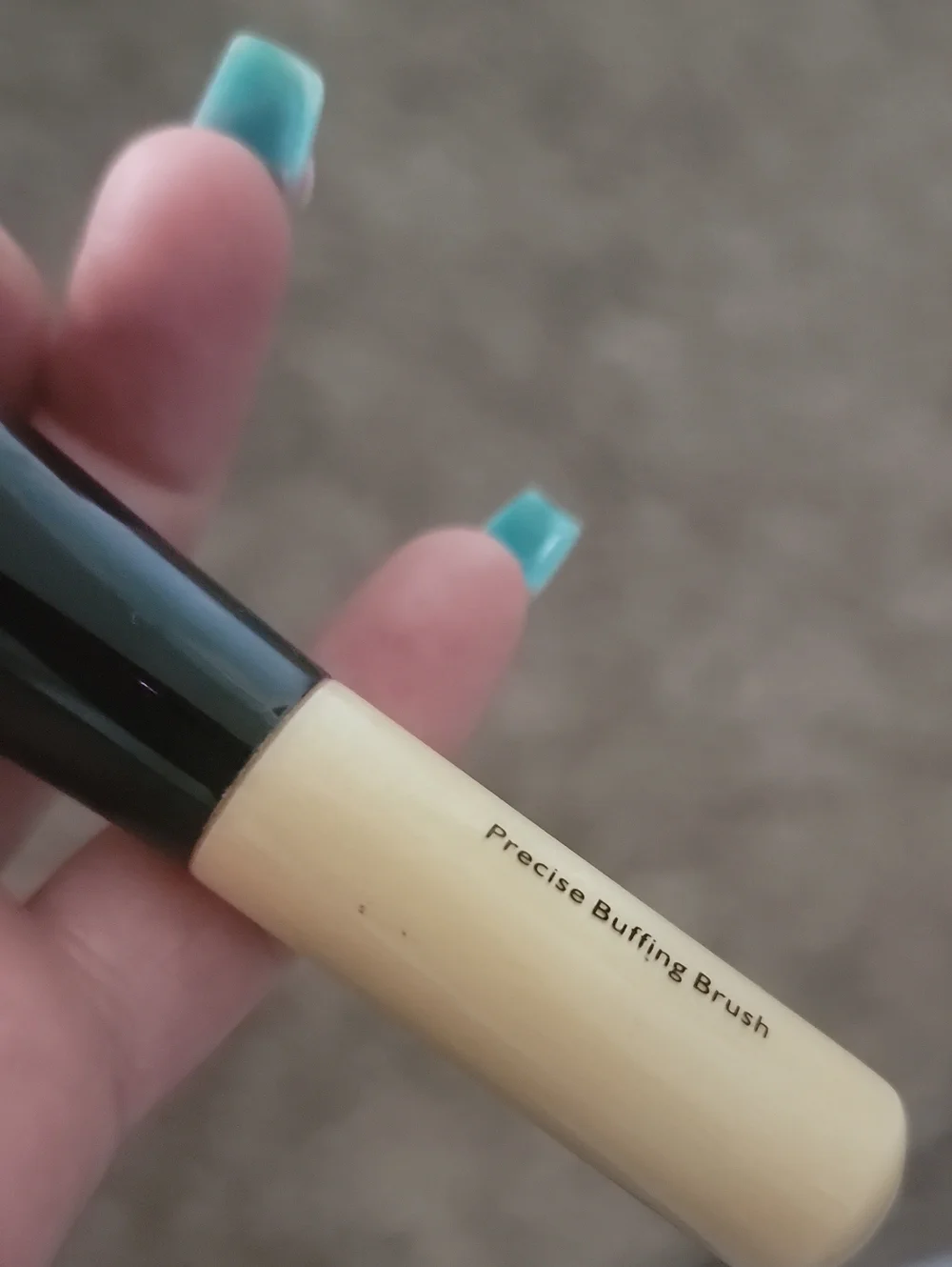 Bobbi Brown Precise Buffing Brush
